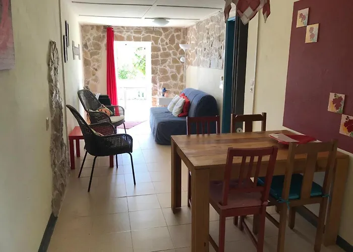 לינה וארוחת בוקר Casa O Futuro אלקובאקה